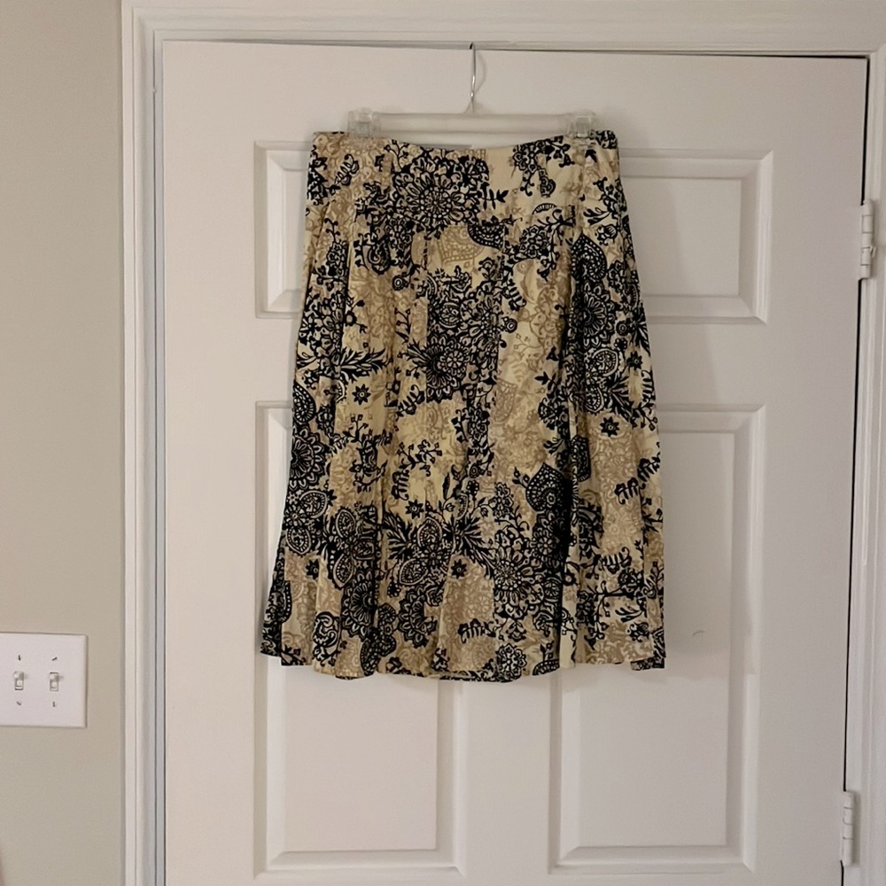 Floral design mid length skirt